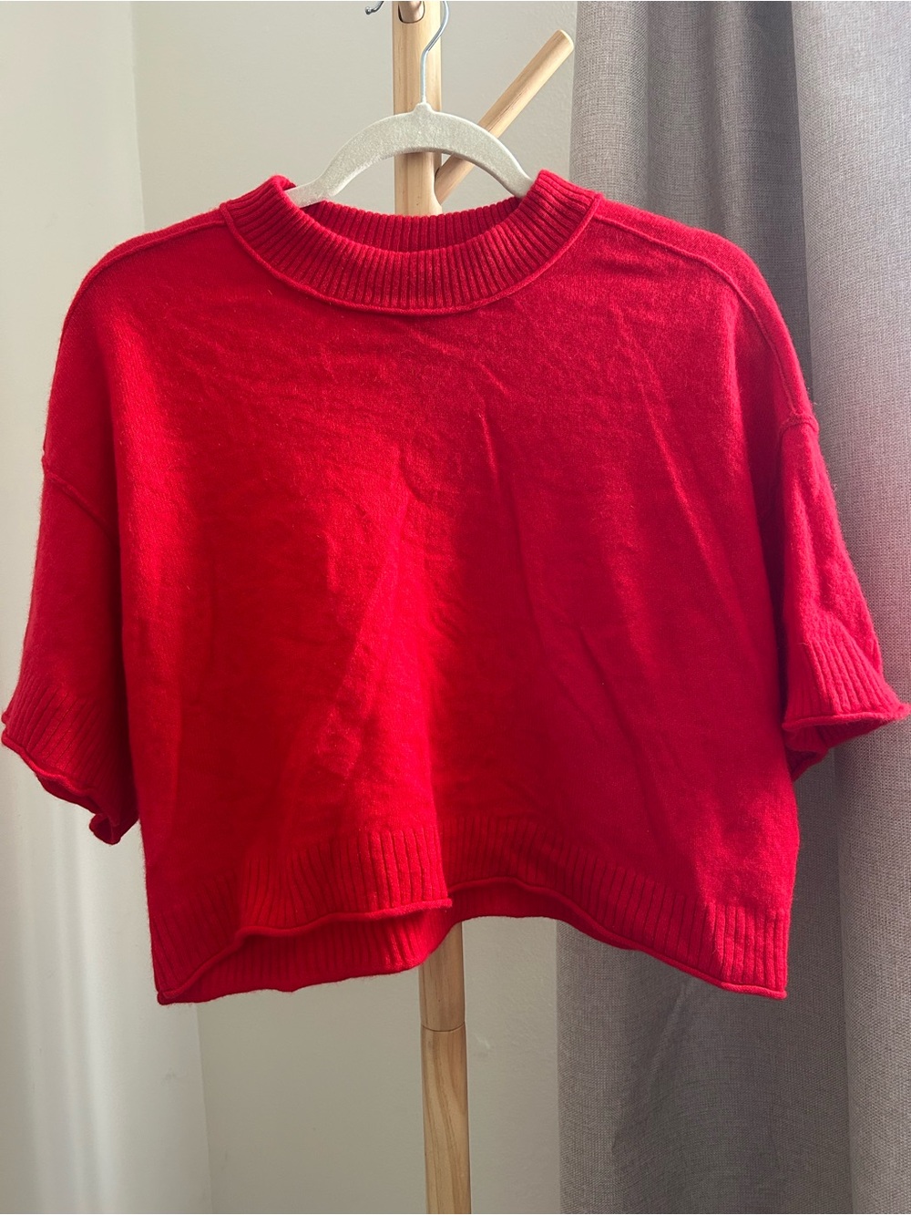 Anthropologie Red Cropped Short-Sleeve cashmere Top Size Small